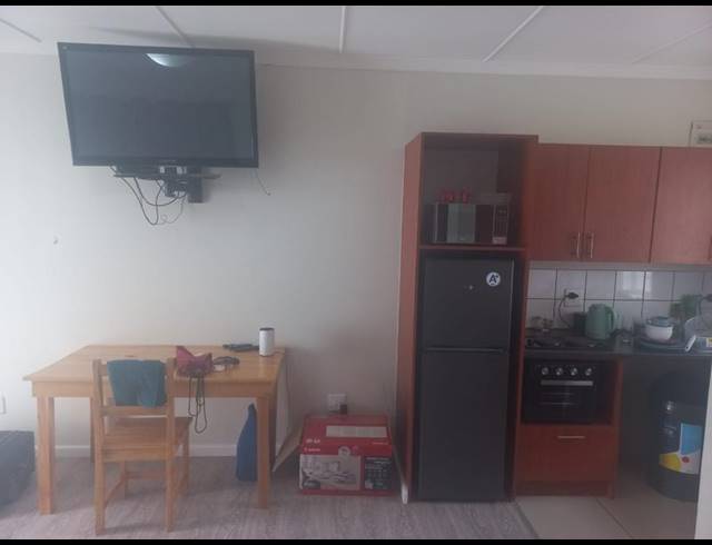 1 BEDROOM PROPERTY TO RENT IN OATLANDS NORTH